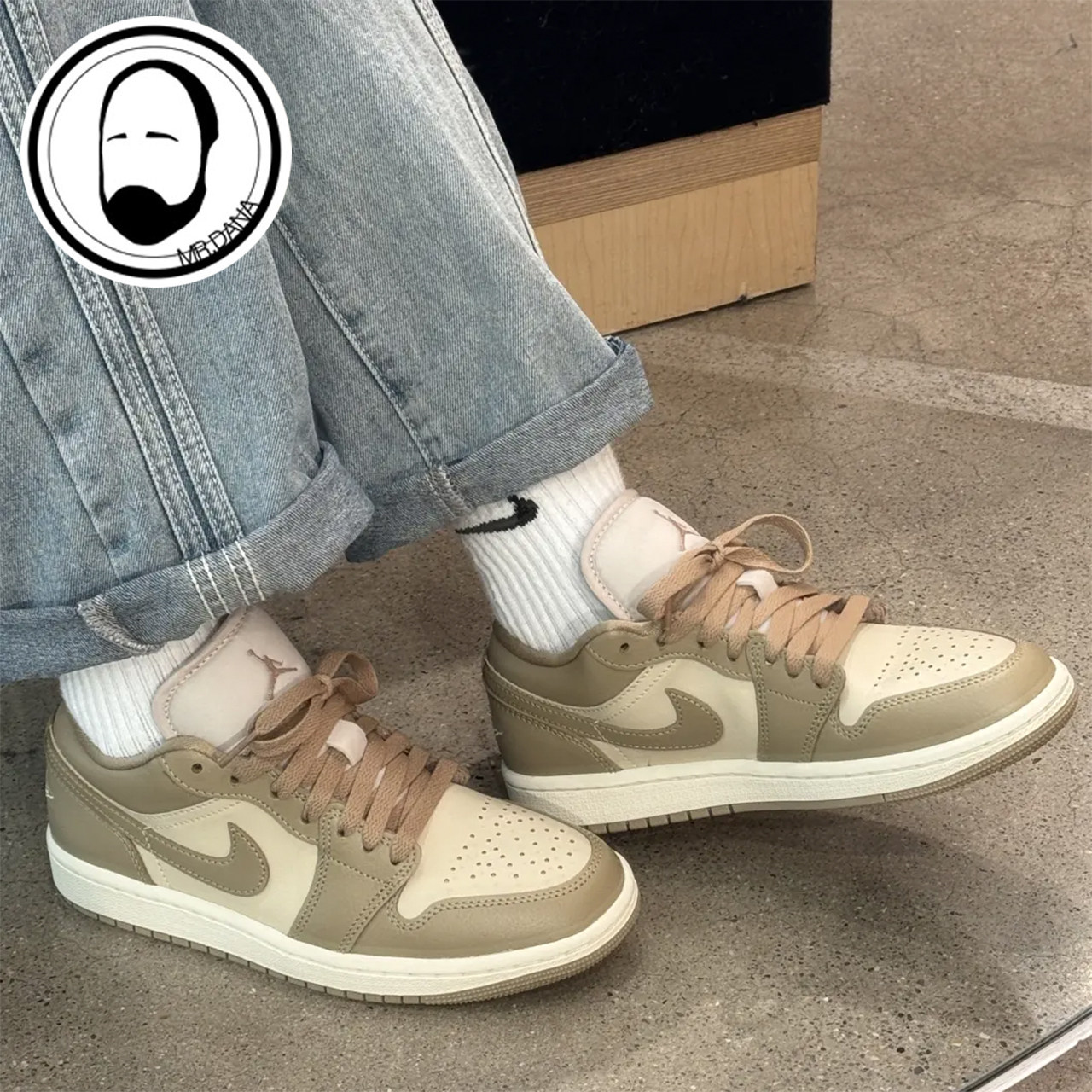 Nike耐克女子WMNS AIR JORDAN 1 运动训练篮球鞋DC0774-203,淘宝优惠券,粉丝福利购,淘宝优惠卷