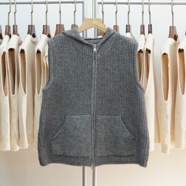 Clearance 601-650 ເສື້ອຢືດ cardigan ຖັກຄໍ V, ເສື້ອຢືດເສື່ອແຂນບໍ່ມີແຂນ, ມີຫຼາກຫຼາຍ ແລະ ຫຼຸດຜ່ອນອາຍຸ.