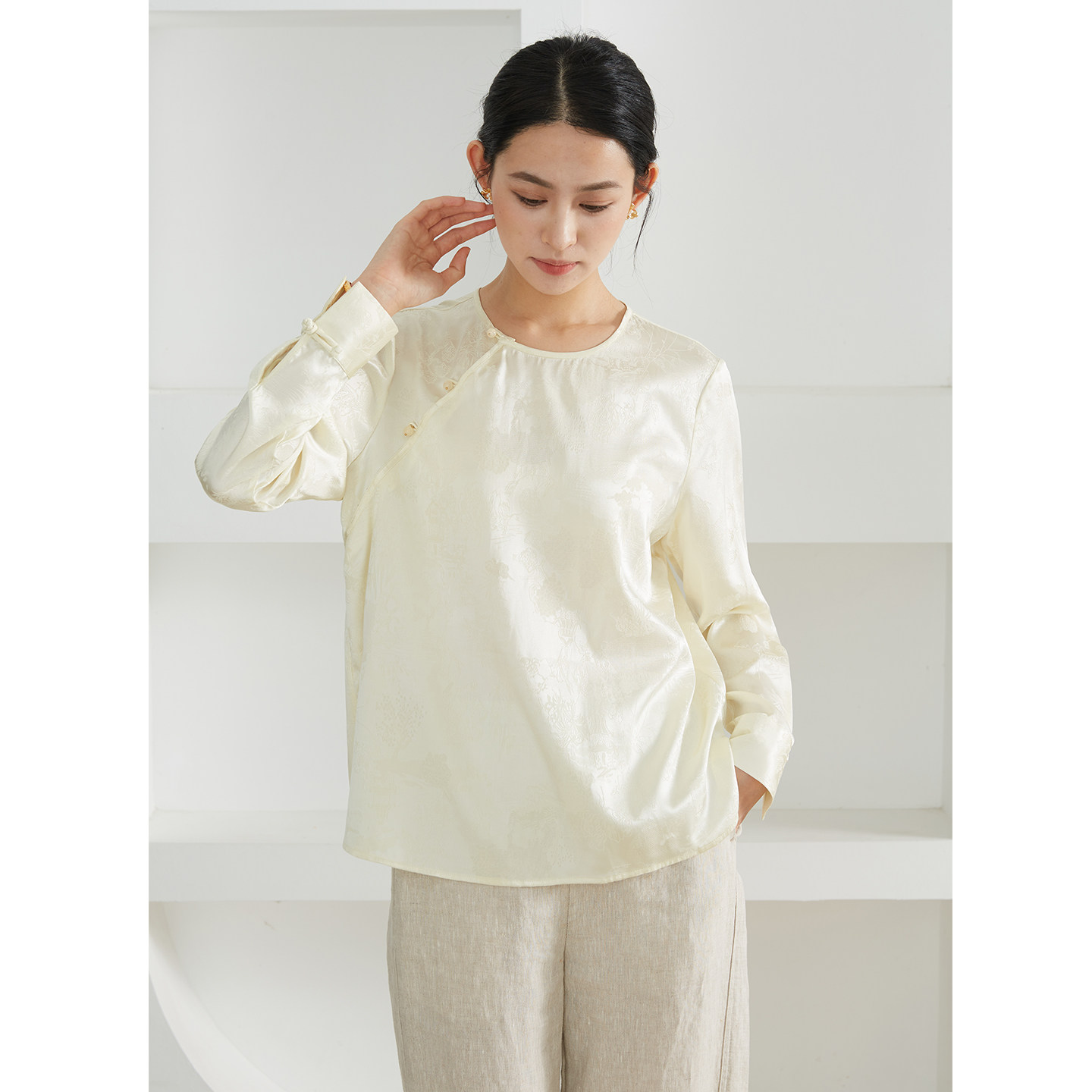 一丝牵 真丝提花花萝圆领斜门襟上衣女桑蚕丝国风盘扣长袖衬衫春,淘宝优惠券,粉丝福利购,淘宝优惠卷