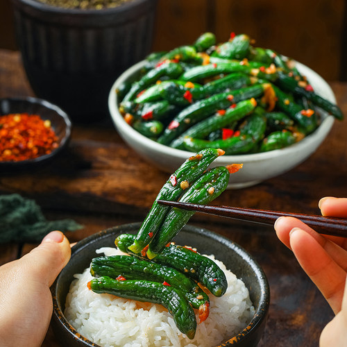 崔奶奶香辣小黄瓜300g 东北特产延边朝鲜族泡菜酱黄瓜香辣黄瓜 - 图1