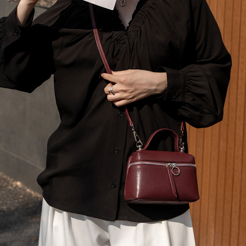 纯牛皮斜挎手提小方包女气质2026春季新款真皮休闲单肩小包化妆包,淘宝优惠券,粉丝福利购,淘宝优惠卷