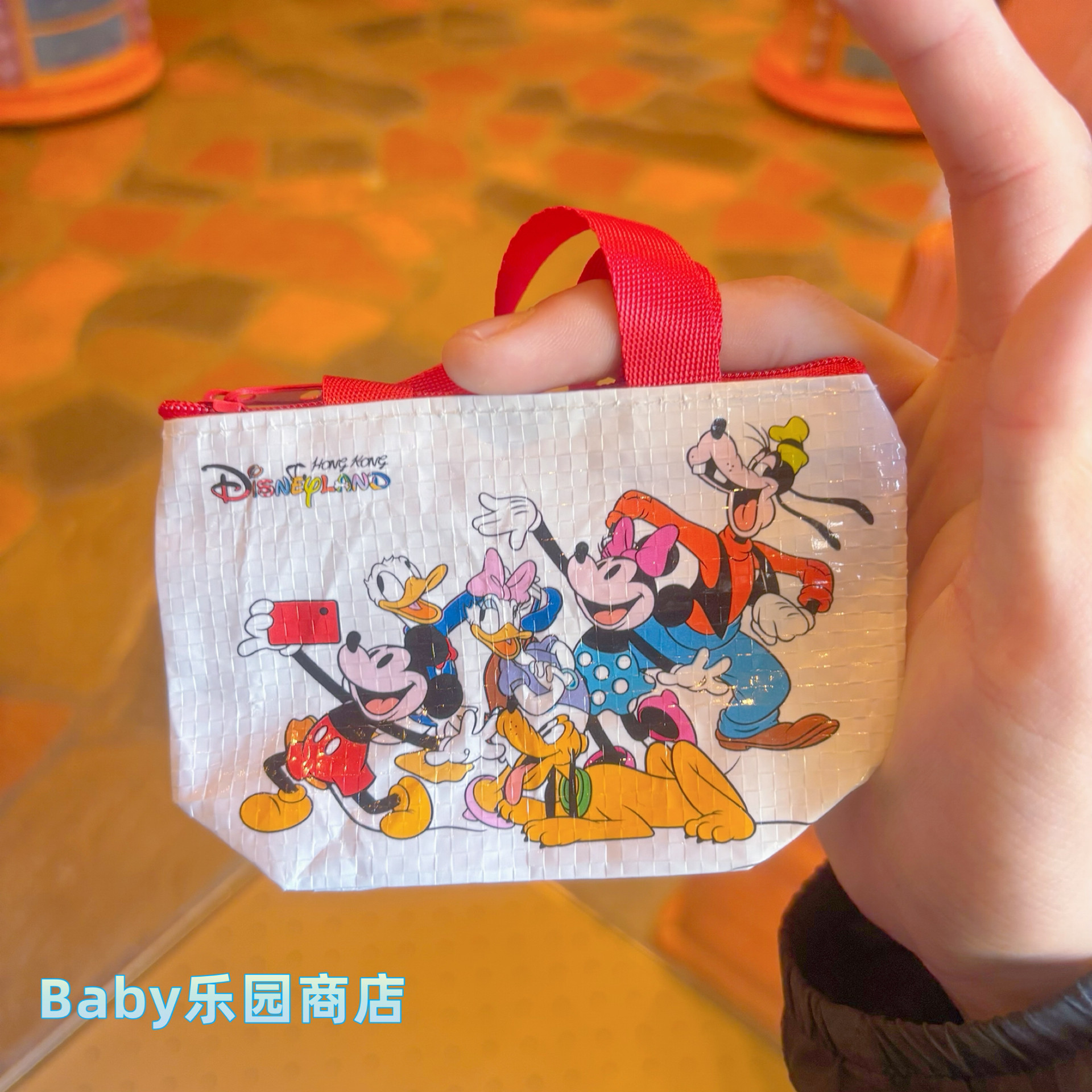 香港迪士尼 达菲好友卡通图案迷你购物袋零钱包米奇米妮散钱包,淘宝优惠券,粉丝福利购,淘宝优惠卷
