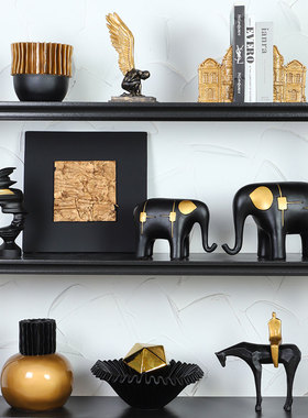 极简意式轻奢客厅酒柜几何摆件