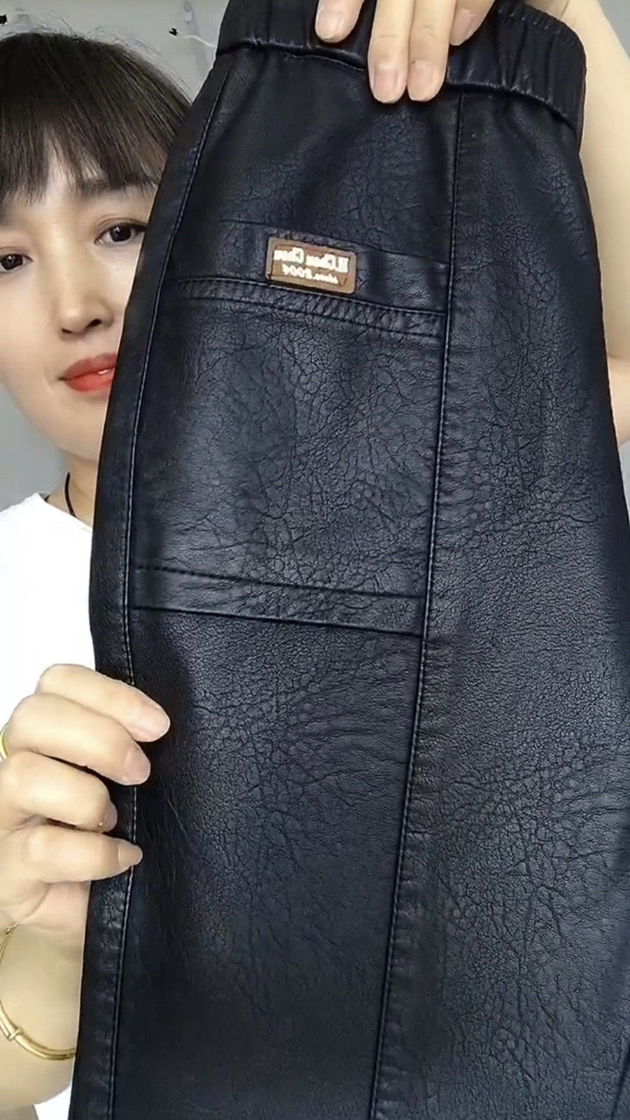 2025秋冬休闲显瘦百搭PU女裤加绒女皮裤不加绒抗风直筒束脚黑裤,淘宝优惠券,粉丝福利购,淘宝优惠卷