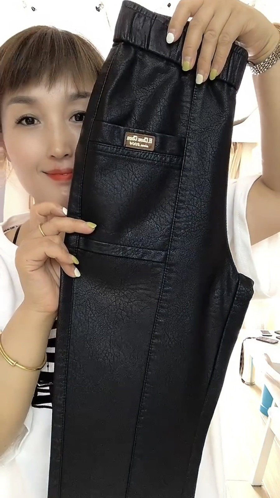 2025秋冬休闲显瘦百搭PU女裤加绒女皮裤不加绒抗风直筒束脚黑裤,淘宝优惠券,粉丝福利购,淘宝优惠卷