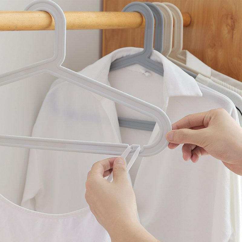 衣架家用挂衣服架子无肩防滑无痕衣架不起包防肩角衣服撑子家用_虎窝淘