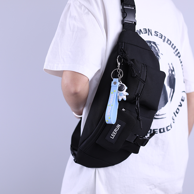 潮牌夏季小跨包休闲ins潮风斜挎包 单色空间男士包袋