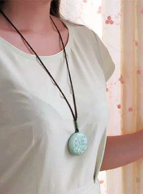 陶瓷现货原创镂空玲珑蝴蝶毛衣链