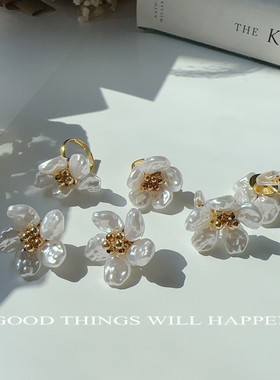 经典法式赫本风珍珠花朵戒指女气质百搭小香风手工串珠生日小礼物