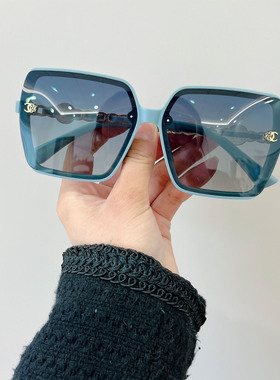 2025新款女潮小香儿轻奢百搭偏光墨镜防强光网红大框高颜值太阳镜