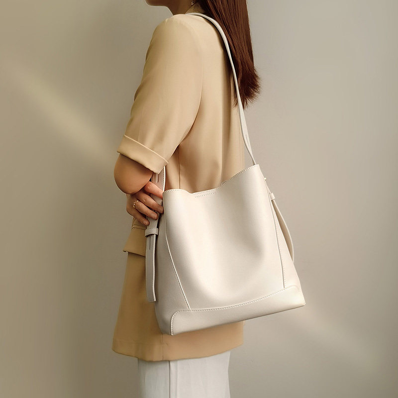 水桶包真皮2021新款潮大容量包包 calypso女士包袋