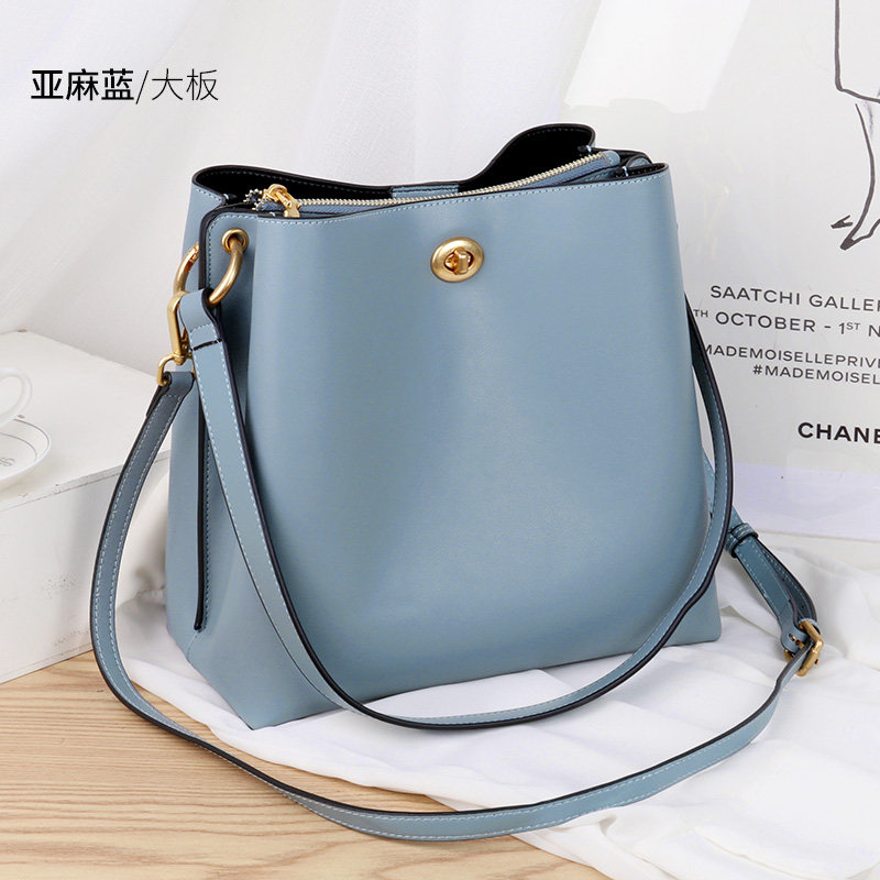 2020新款潮女士大容量真皮水桶包 calypso女士包袋