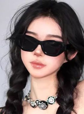 辛芷蕾同款复古猫眼墨镜女2025新款网红高级防晒防紫外线太阳眼镜