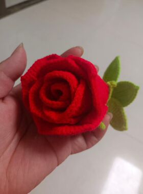钩织红色玫瑰花粉色成品编织材料酒杯玫瑰情人节礼物送女友