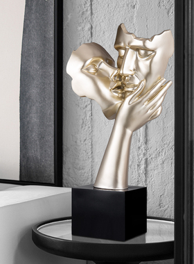 两情相悦雕像树脂大摆件