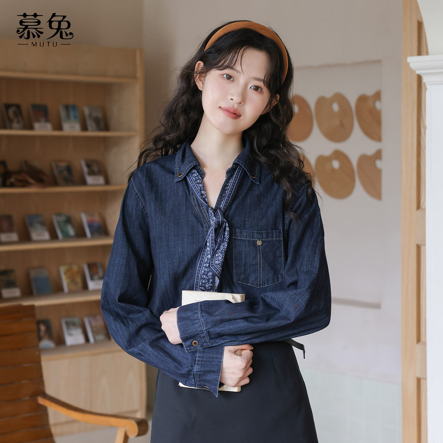 慕兔复古配丝巾牛仔衬衫女2026春季新款小个子设计感小众宽松上衣,淘宝优惠券,粉丝福利购,淘宝优惠卷