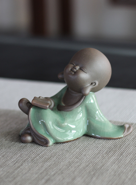 陶瓷沙弥软装配饰茶宠玄关柜摆件