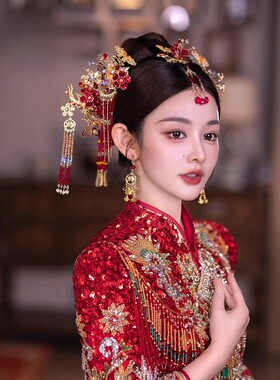 金红色秀禾新娘头饰中式分体套装