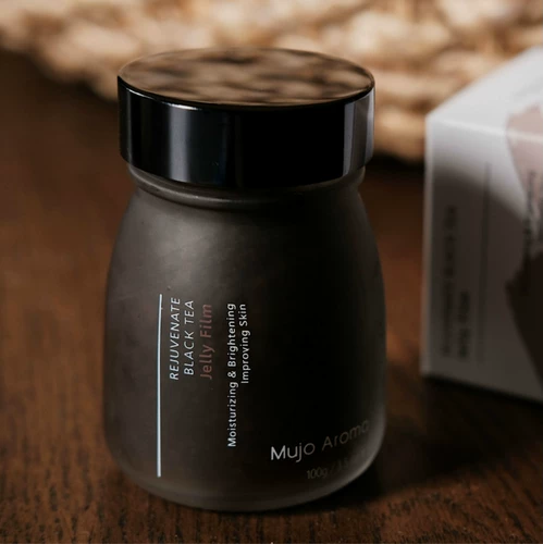 Пленка замороженного черного чая богата чайным полифенолом