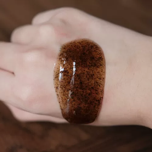 Пленка замороженного черного чая богата чайным полифенолом