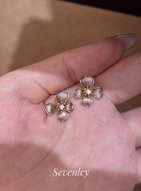 七与 新品【焦糖桂花】精致显白~925银针美拉德花朵耳钉女