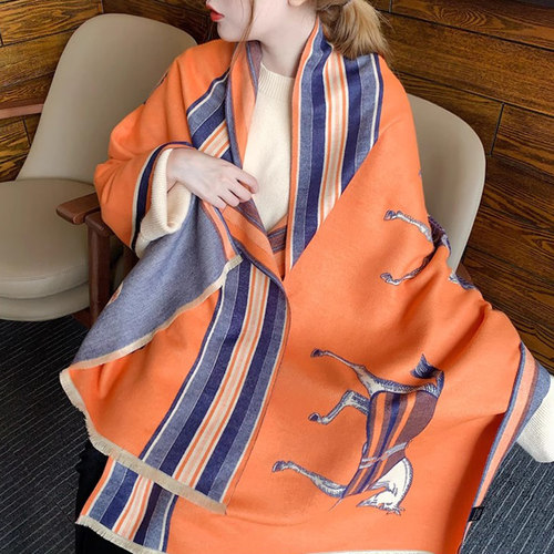 2025新款仿羊绒围脖女复古骏马流苏围巾韩版时尚空调房保暖披肩 - 图1