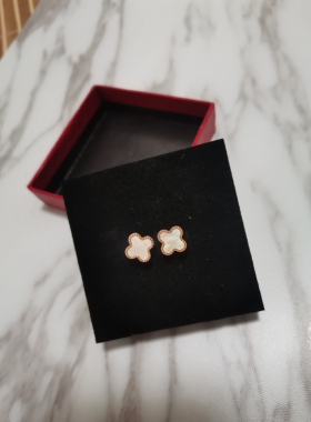 黑白色钛钢镀18k玫瑰金四叶草