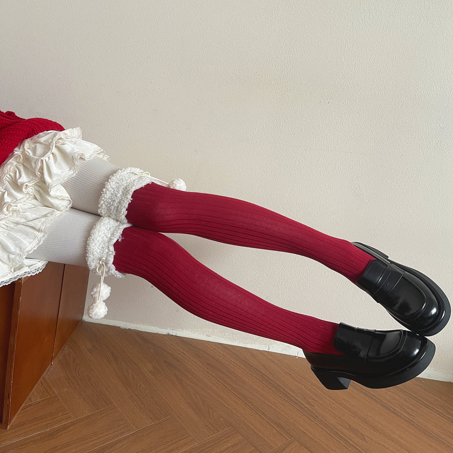 袜贵人新年圣诞红羊羔毛球大红色韩系洛丽塔软妹少女过膝长筒袜女,淘宝优惠券,粉丝福利购,淘宝优惠卷