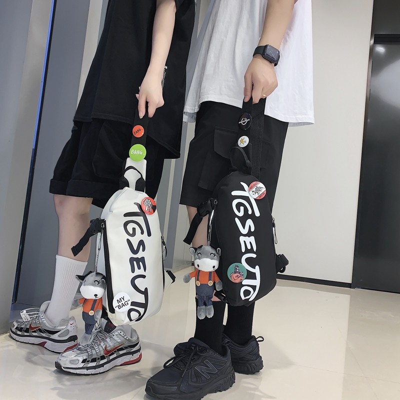 ins潮牌胸包男休闲日系单肩斜挎包 满江红箱包男士包袋