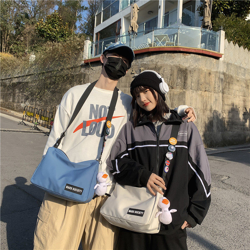 休闲简约男士ins潮牌男生斜挎包 满江红箱包男士包袋