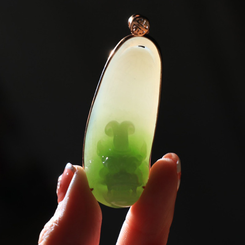 天然和田玉挂件貔貅翠青料带证书 玉赐平安项坠/吊坠