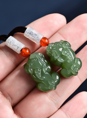 男女款和田玉貔貅吊坠情侣一对