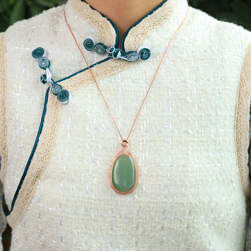 金镶玉平安无事牌女士款天然吊坠 玉赐平安项坠/吊坠