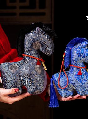 2026马年生肖毛绒马挂件新款吉祥物公仔布艺小马装饰新春儿童礼物