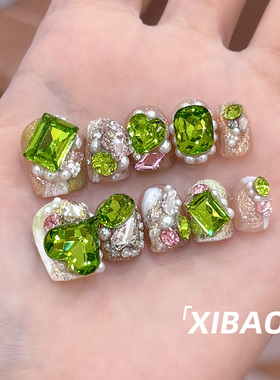 满钻穿戴甲短款高级感重工豆豆甲穿戴美甲手工定制高质量指甲贴片
