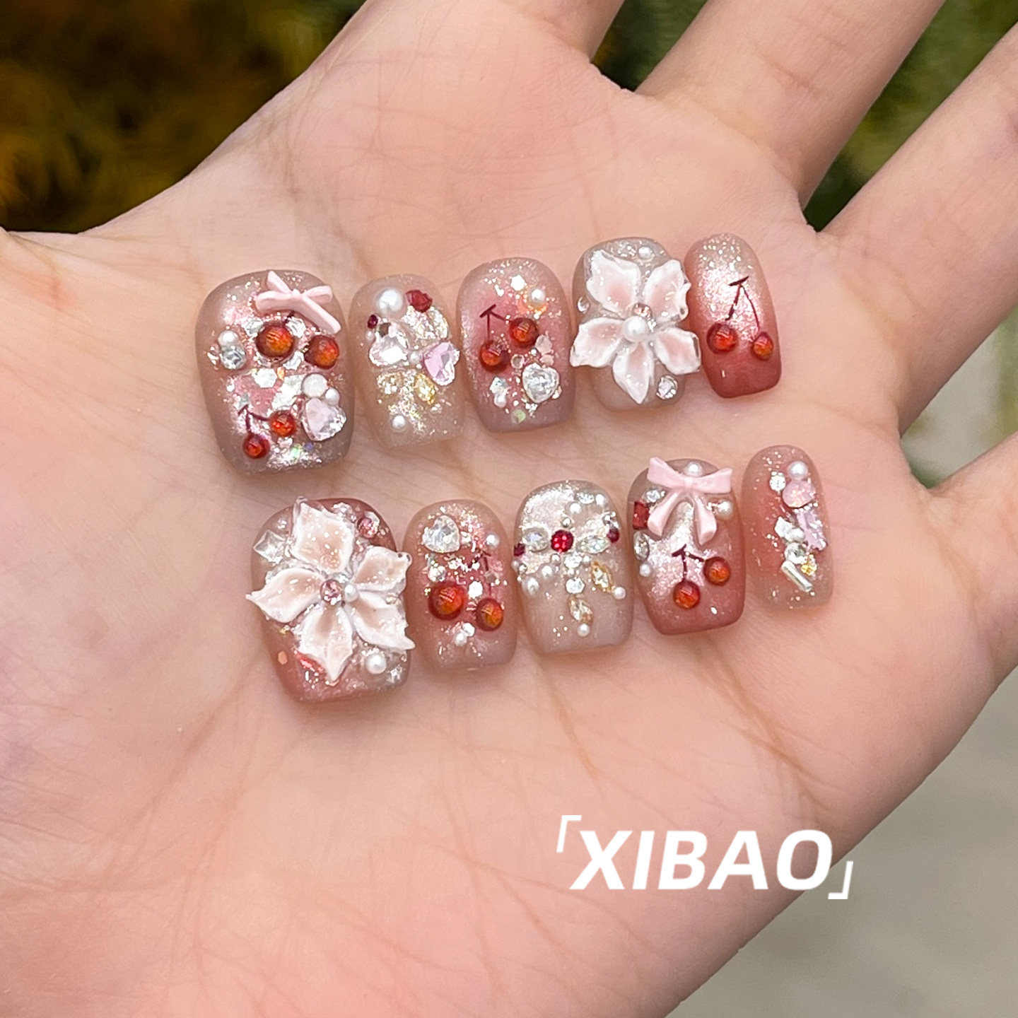 雕花穿戴甲轻奢高级感重工短款指甲贴片2025新款手工绝美穿戴美甲,淘宝优惠券,粉丝福利购,淘宝优惠卷