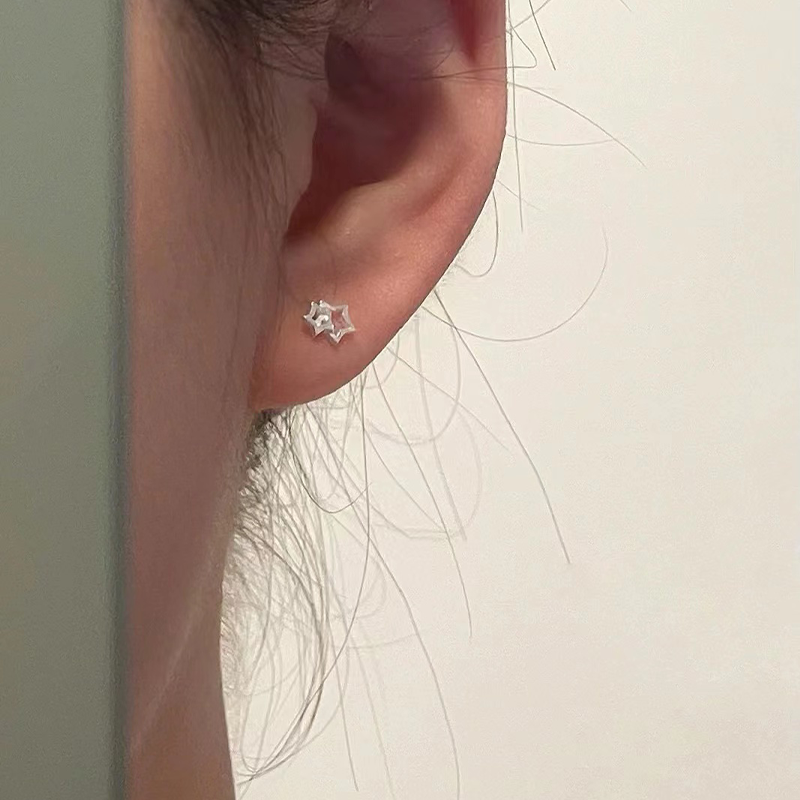 S925银针五角星耳钉女秋冬气质小众设计感耳环养耳洞星星耳骨耳饰