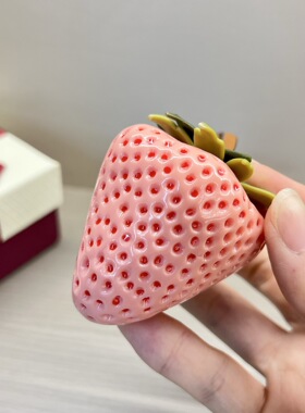 大牌订单剩余草莓钥匙扣挂件可爱卡通公仔玩偶包包挂饰情侣礼物