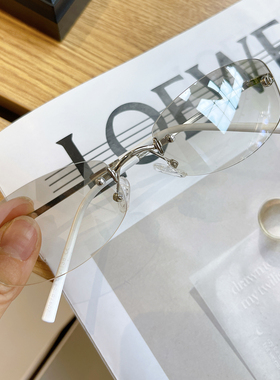 中古蓝色墨镜无边框时髦