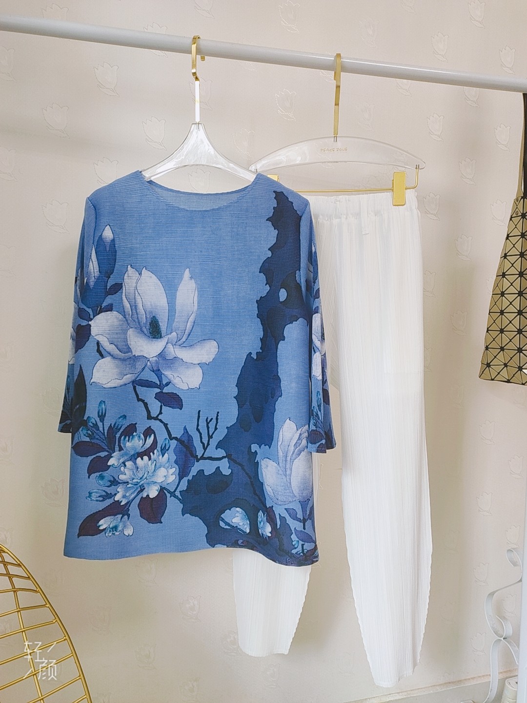 三宅褶皱珊瑚印花古典设计大码t恤 褶子一生  宸睿褶皱女装T恤