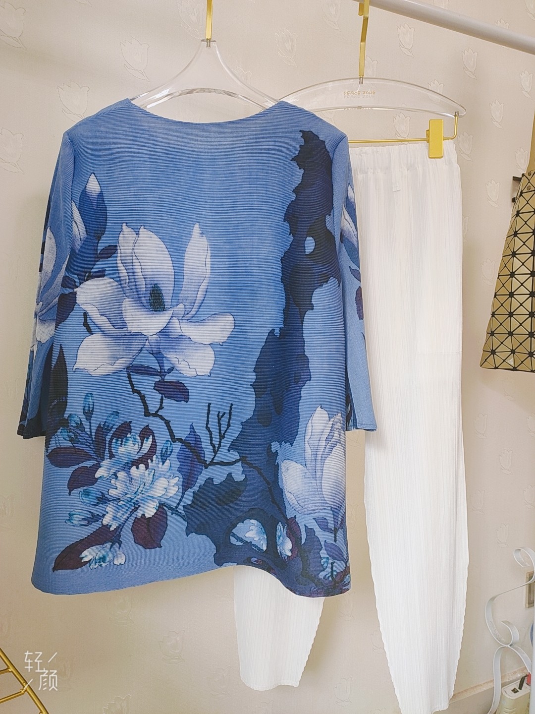 三宅褶皱珊瑚印花古典设计大码t恤 褶子一生  宸睿褶皱女装T恤