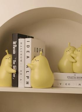 书架可爱抱抱梨书立陶瓷摆件