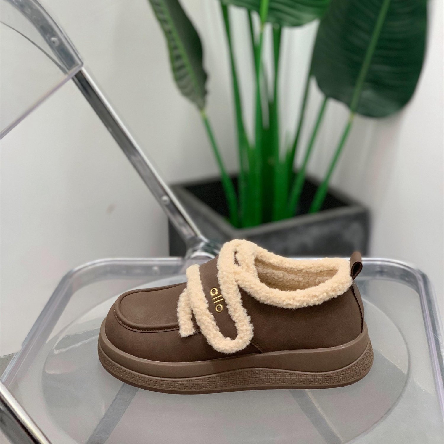 2025冬季新款百搭真皮韩版加绒厚底勃肯鞋女保暖日常通勤休闲鞋,淘宝优惠券,粉丝福利购,淘宝优惠卷