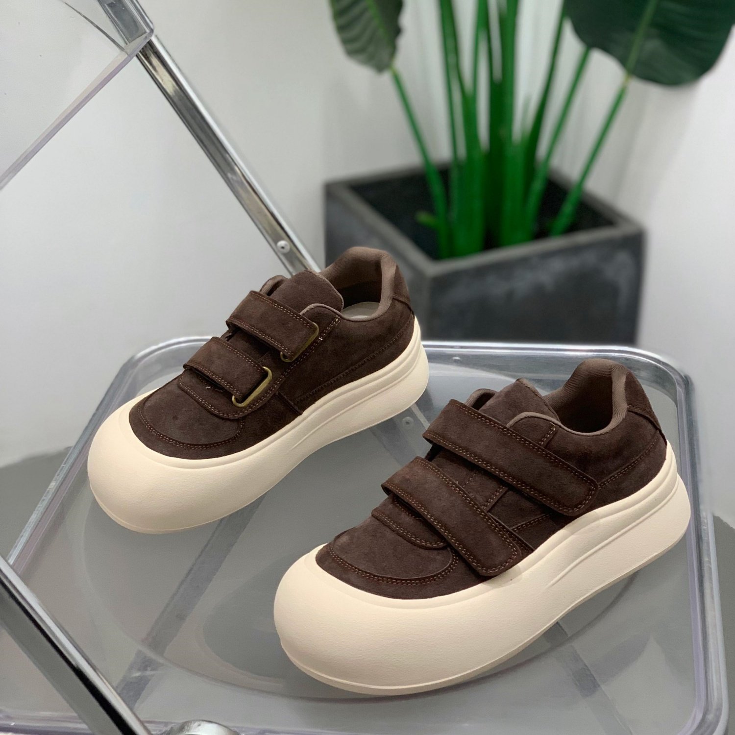 复古真皮魔术贴板鞋女2025年冬季轻便运动鞋厚底增高显瘦休闲女鞋,淘宝优惠券,粉丝福利购,淘宝优惠卷