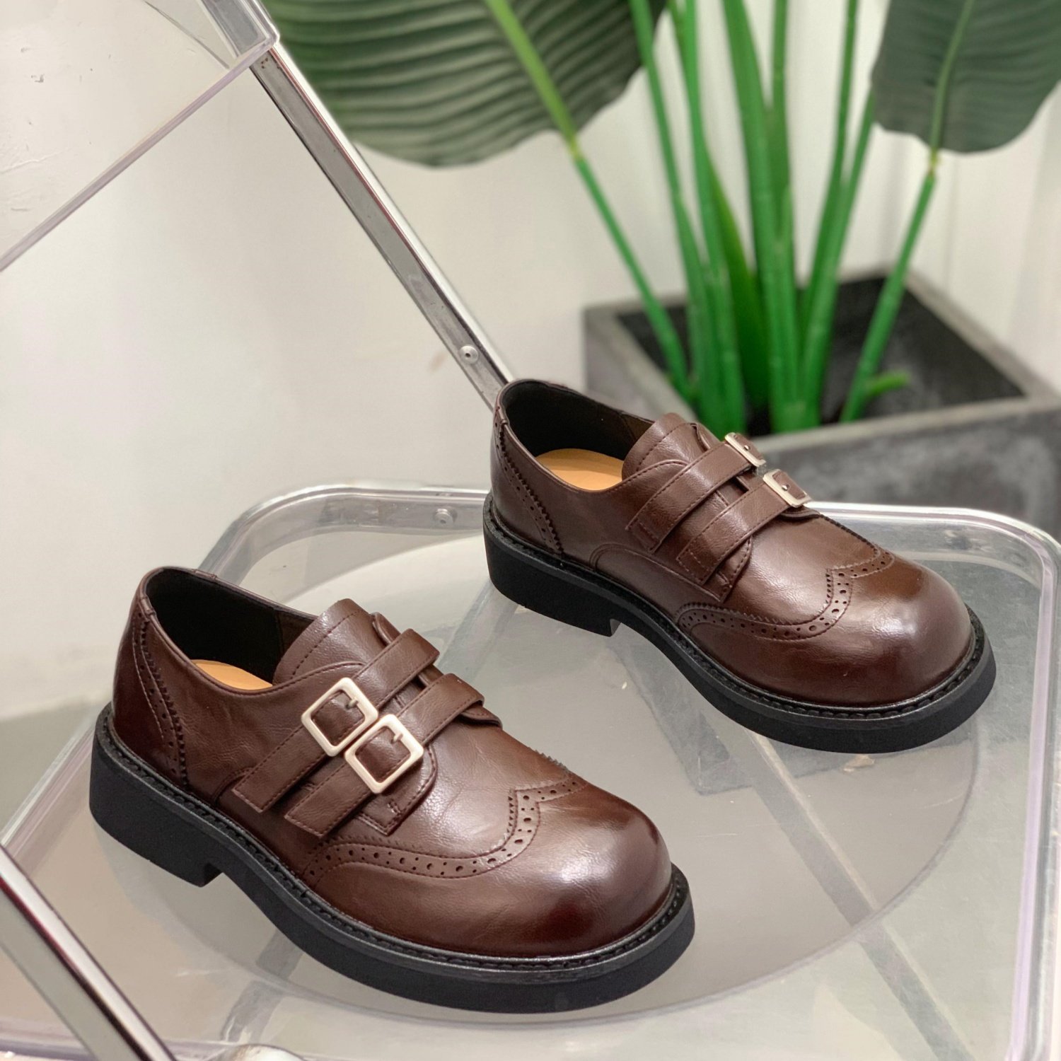 英伦风厚底布洛克鞋女2026年春季新款乐福鞋皮带扣雕花复古小皮鞋,淘宝优惠券,粉丝福利购,淘宝优惠卷