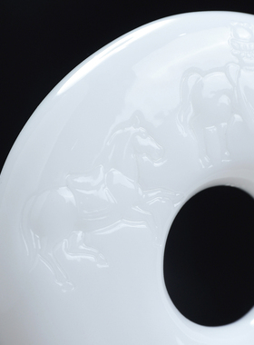 东方泥土骏擎华梦平安扣陶瓷摆件