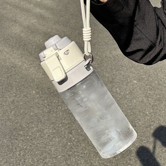Large-capacity water cup with scale for spraying in summer