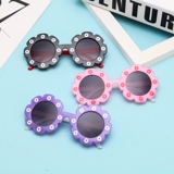 Детские мультяшные милые модные солнцезащитные очки подходит для мужчин и женщин