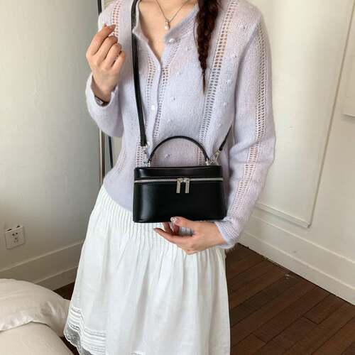 官方品牌小众设计高级感盒子包女2026新款手提精致小方包超火斜挎 - 图1