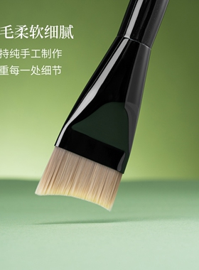 超薄粉底刷上妆均匀轻薄